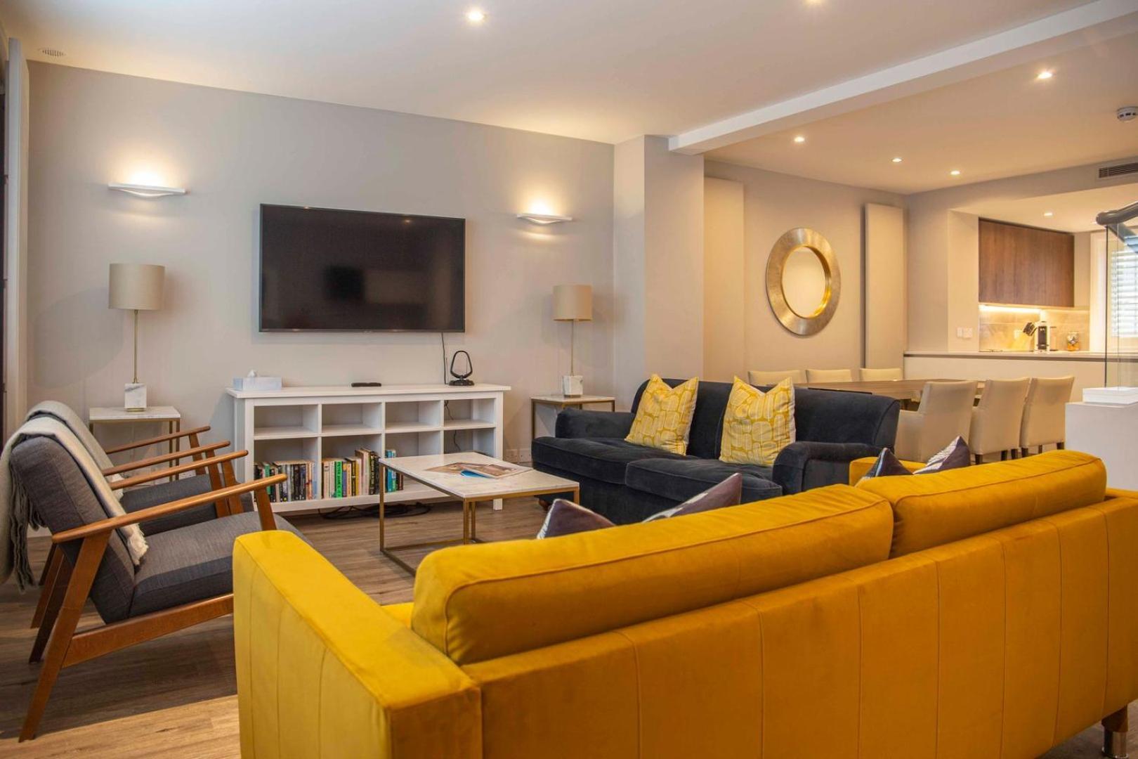 Stunning Rare Soho Gem Londra